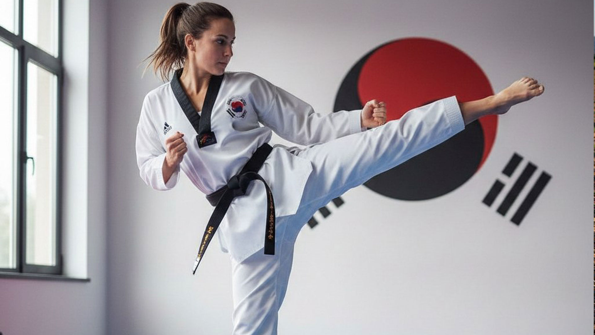 لباس ورزشی مخصوص تکواندو