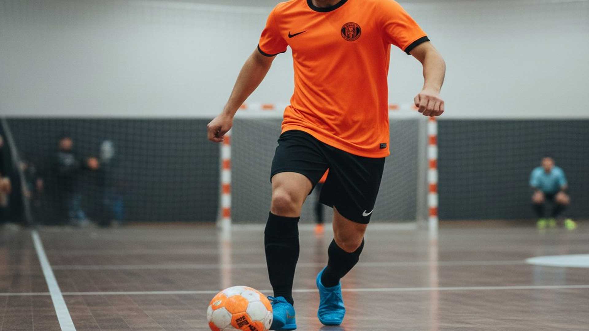 توپ فوتسال تنبل برای سالن