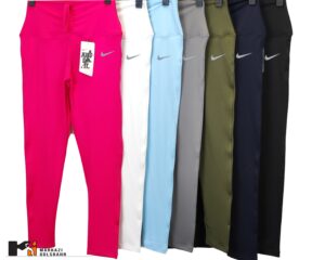 تصویر نمای جلو لگ فاق چین دار زنانه نایک