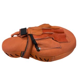 میت رزمی ساعدار چرم طبیعی بارکد۰۷۰۰۴۷